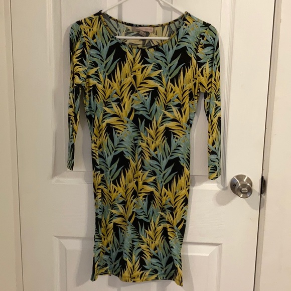 3/$20 Forever 21 Tropical Print Body Con Dress - Picture 2 of 5